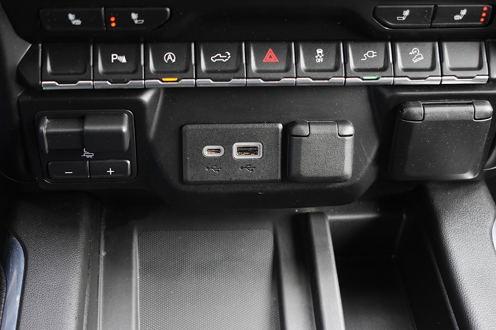 Used 2021 Chevrolet Silverado 1500 LT Trail Boss w/ Convenience Package II image 11