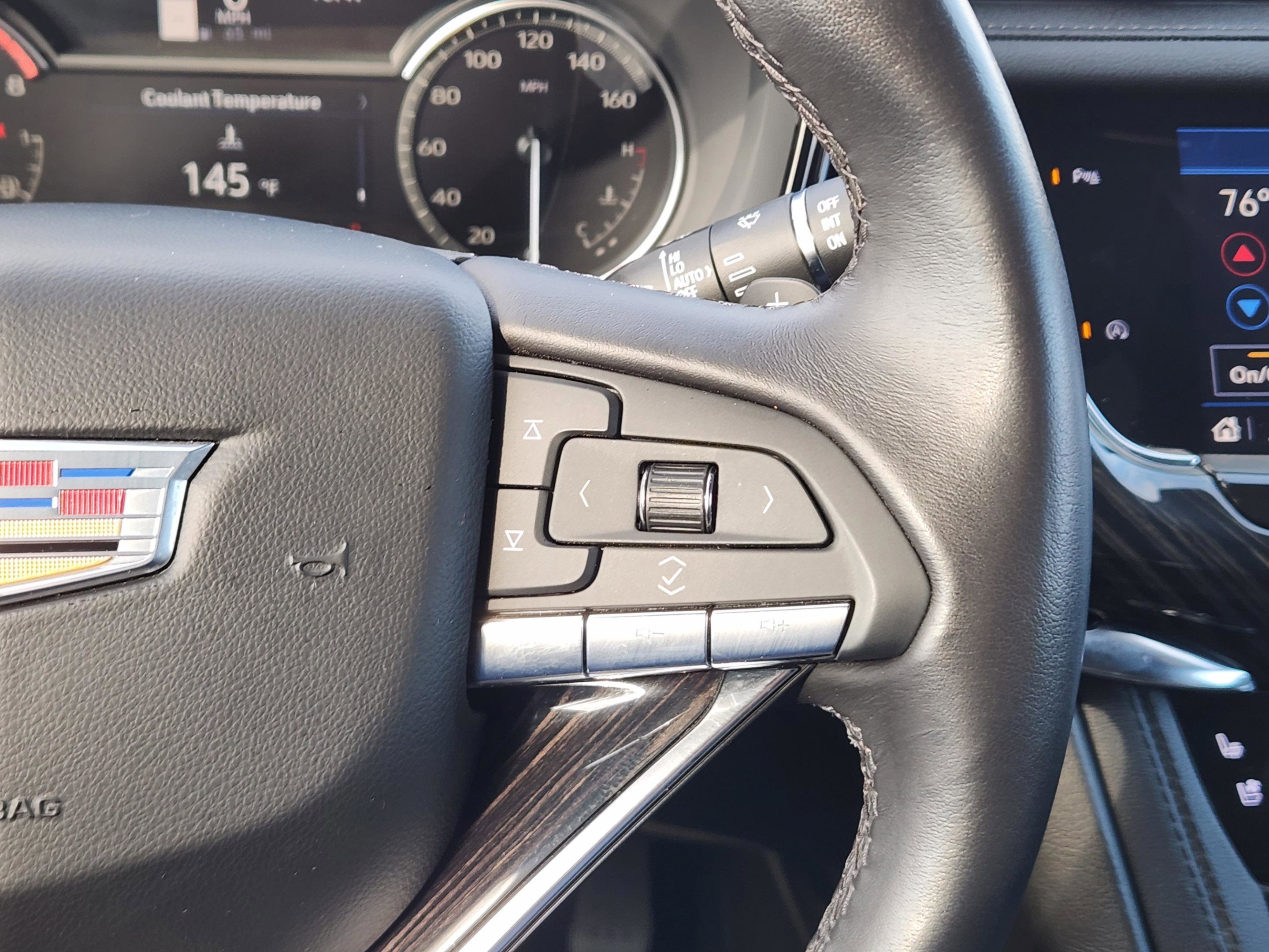 Used 2023 Cadillac XT6 Premium Luxury image 33