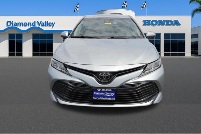 Used 2020 Toyota Camry LE image 2