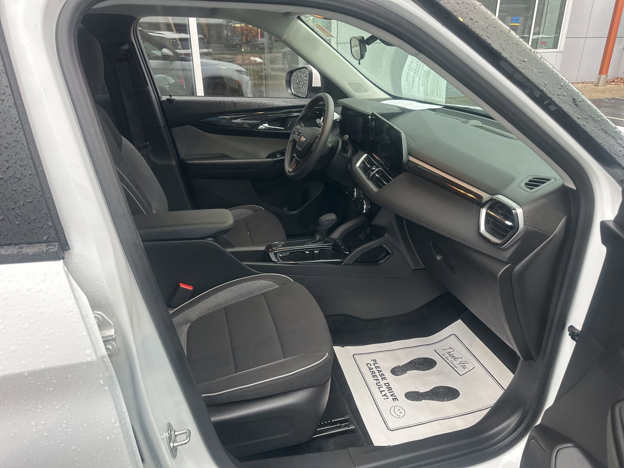 Used 2025 Chevrolet TrailBlazer LT FWD image 8
