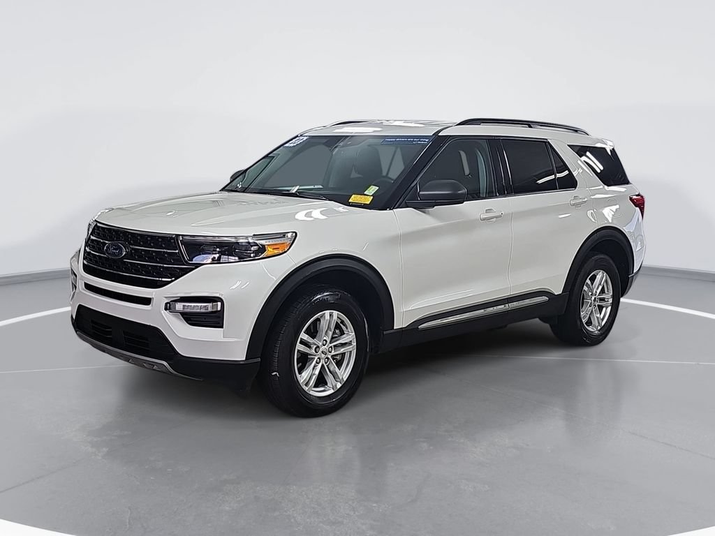 Used 2023 Ford Explorer XLT w/ Equipment Group 202A AWD/4WD image 9