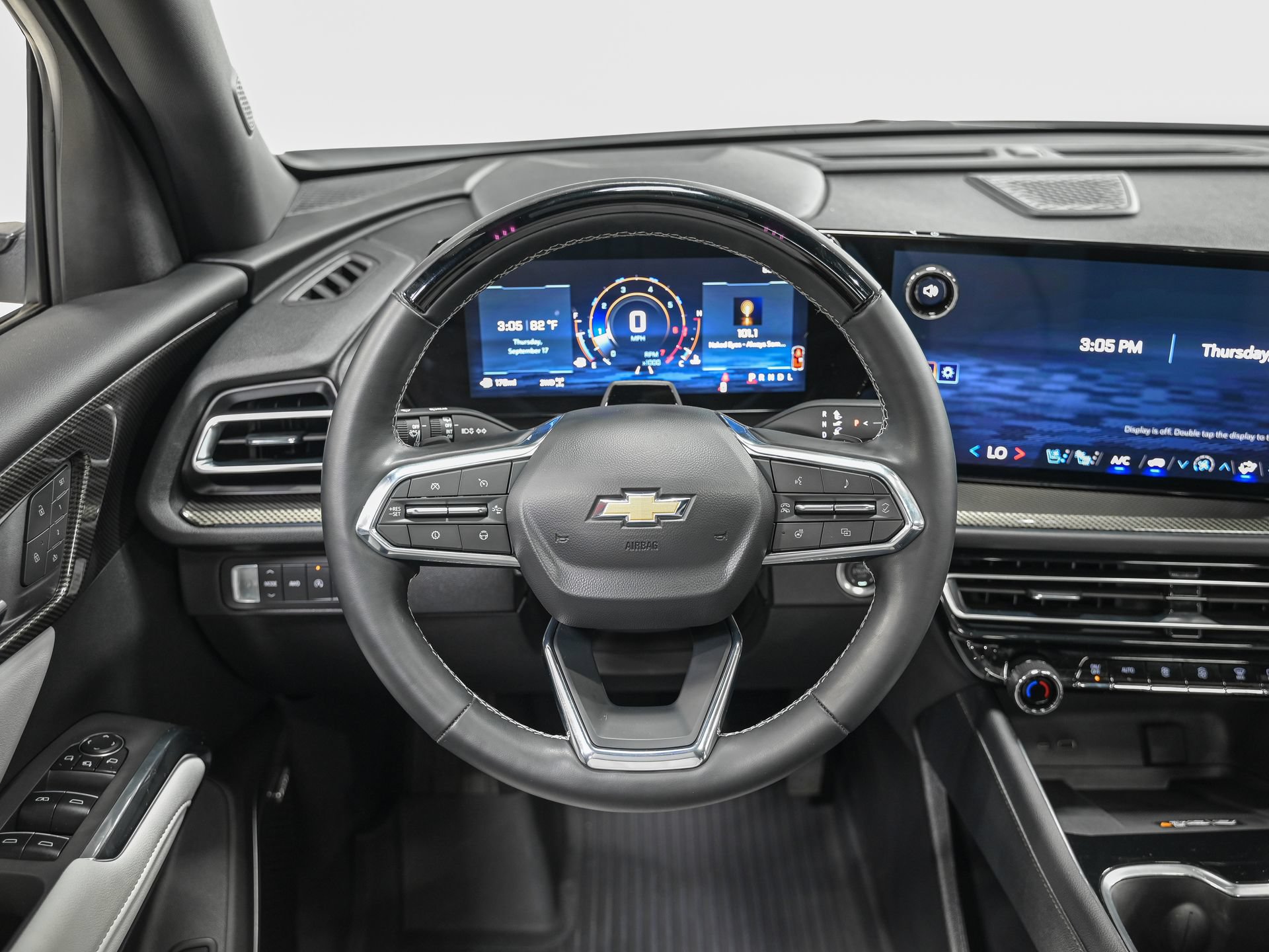 Used 2025 Chevrolet Traverse High Country AWD/4WD image 17
