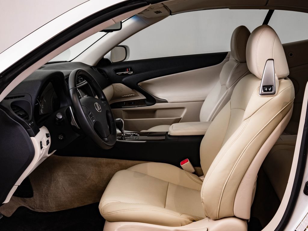 Used 2010 Lexus IS 250C image 27