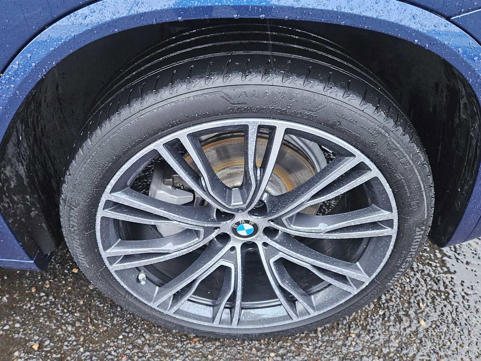 Used 2025 BMW X4 xDrive30i w/ Premium Package image 9