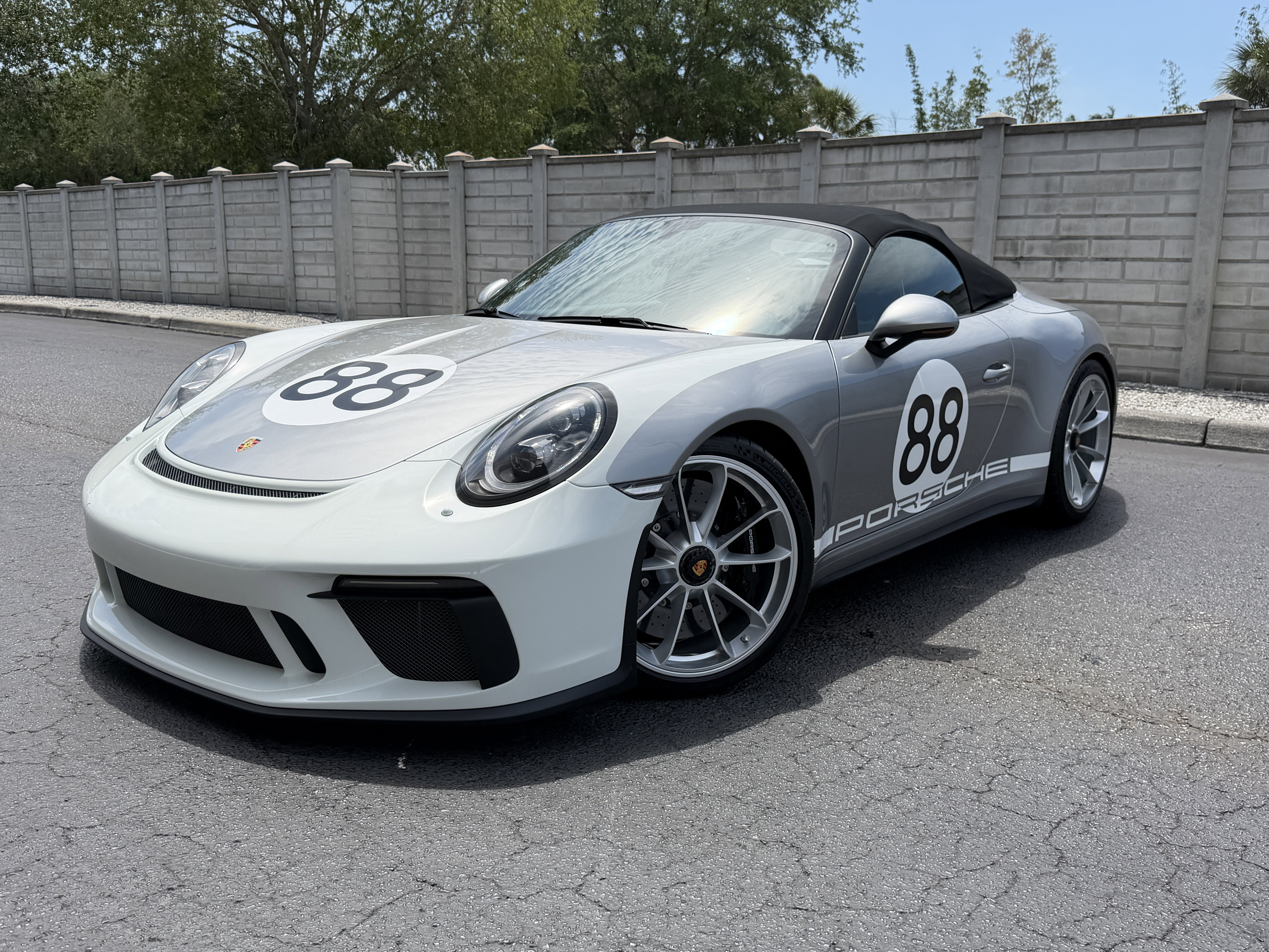 Certified 2019 Porsche 911 Speedster RWD image 1