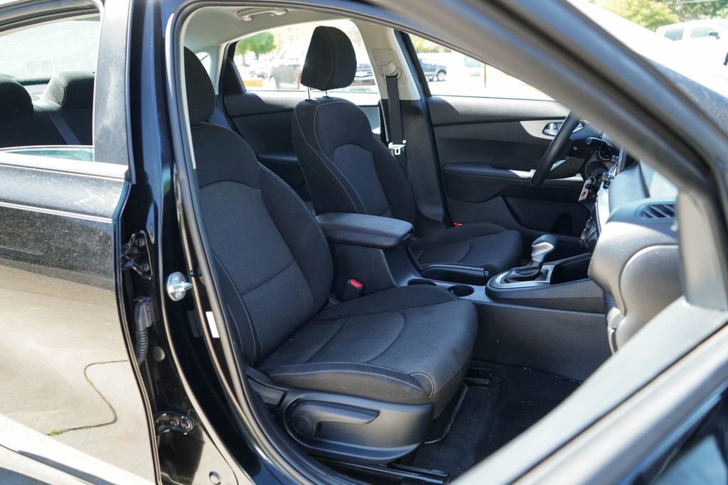 Used 2024 Kia Forte LX image 32