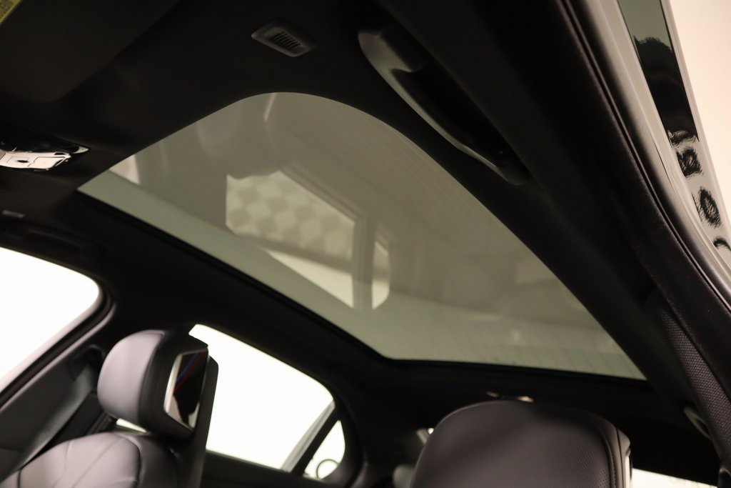 New 2026 BMW 750e xDrive image 16