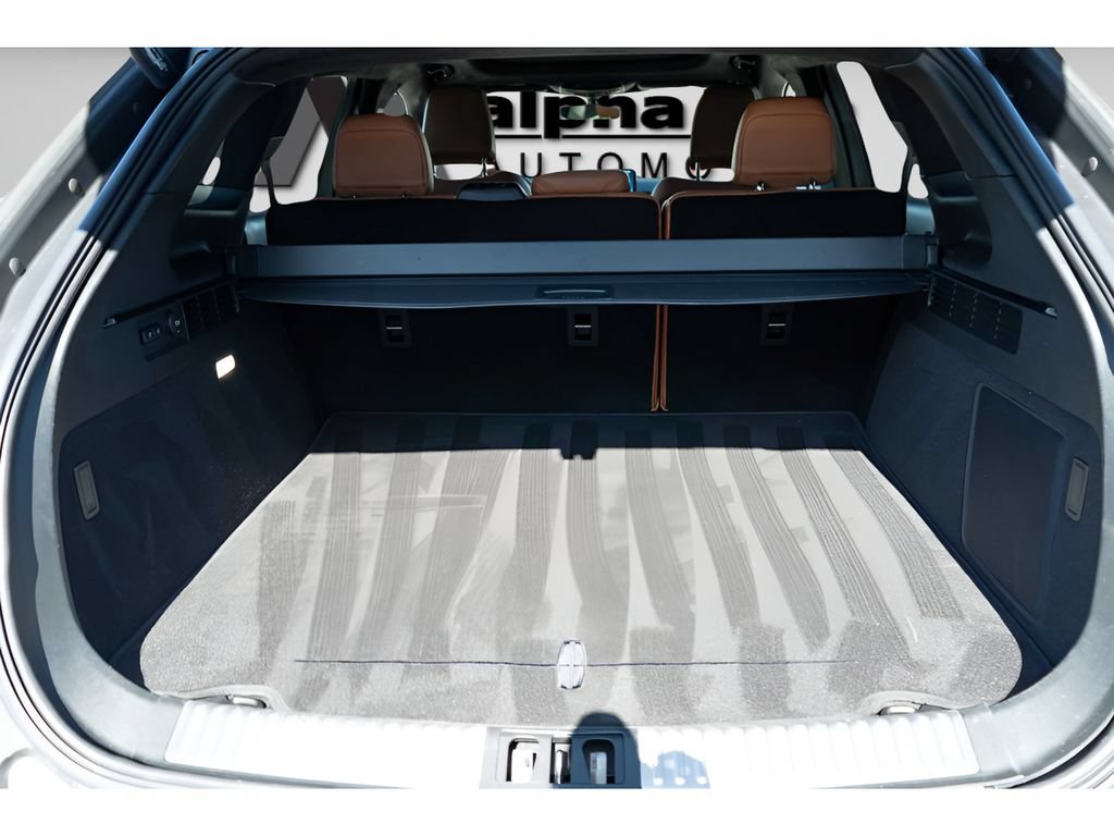 Used 2022 Lincoln Nautilus Black Label w/ Class II Trailer Tow Package AWD/4WD image 9