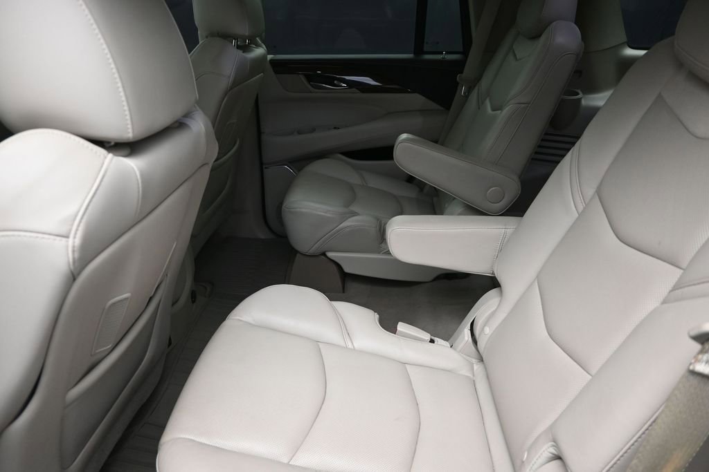 Used 2019 Cadillac Escalade Premium Luxury AWD/4WD image 16