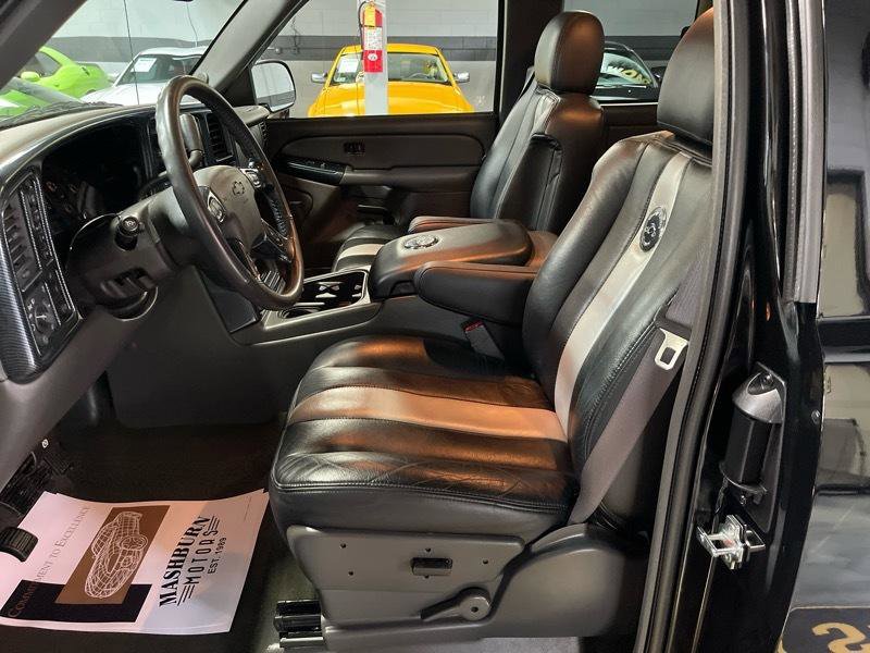 Used 2005 Chevrolet Silverado 1500 LS w/ Safe And Sound Package AWD/4WD image 29