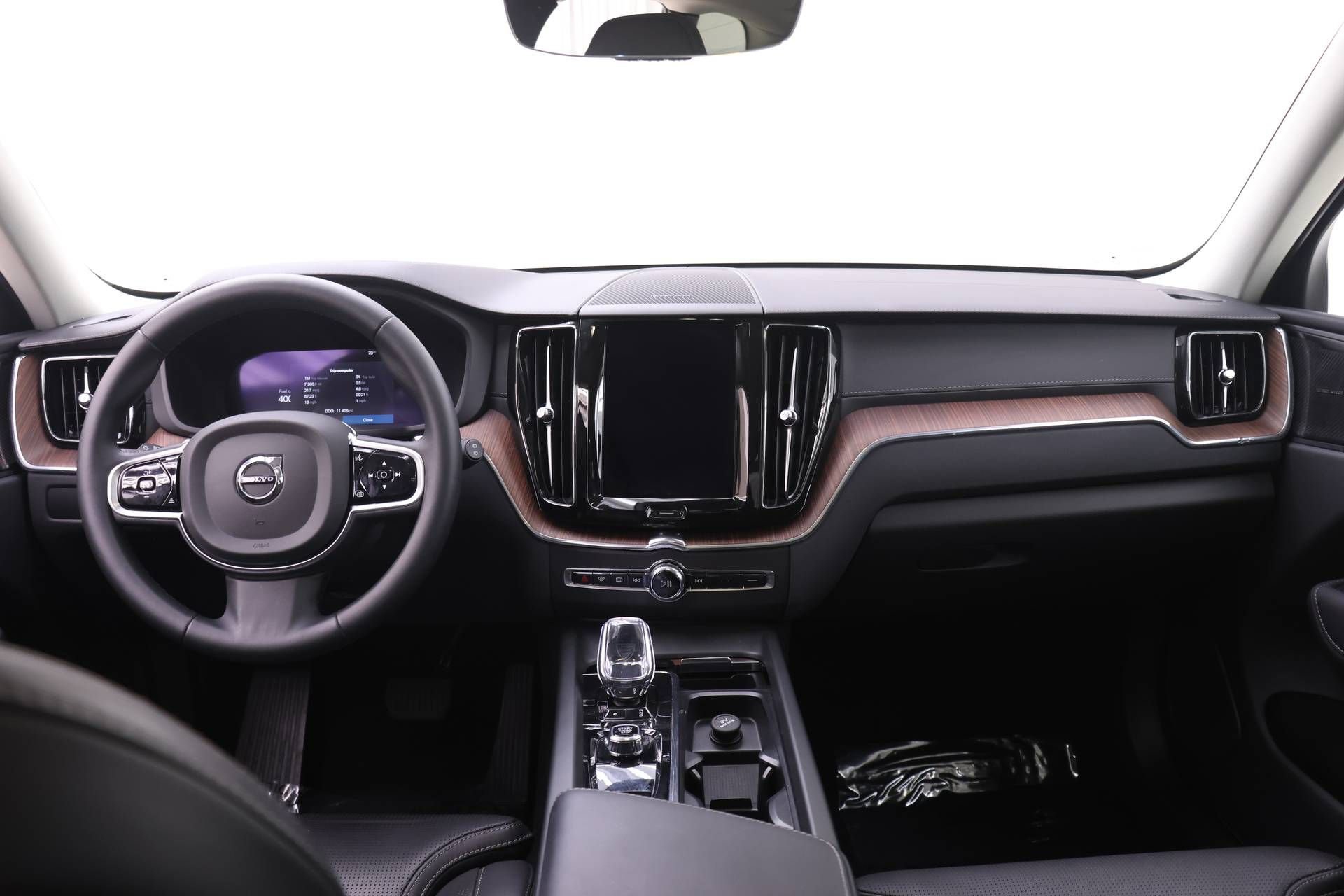 Used 2023 Volvo XC60 B5 Ultimate w/ Climate Package AWD/4WD image 8