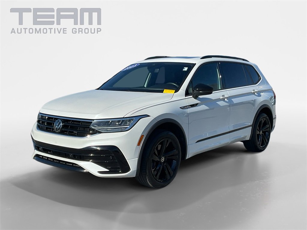 Used 2023 Volkswagen Tiguan SE R-Line image 3