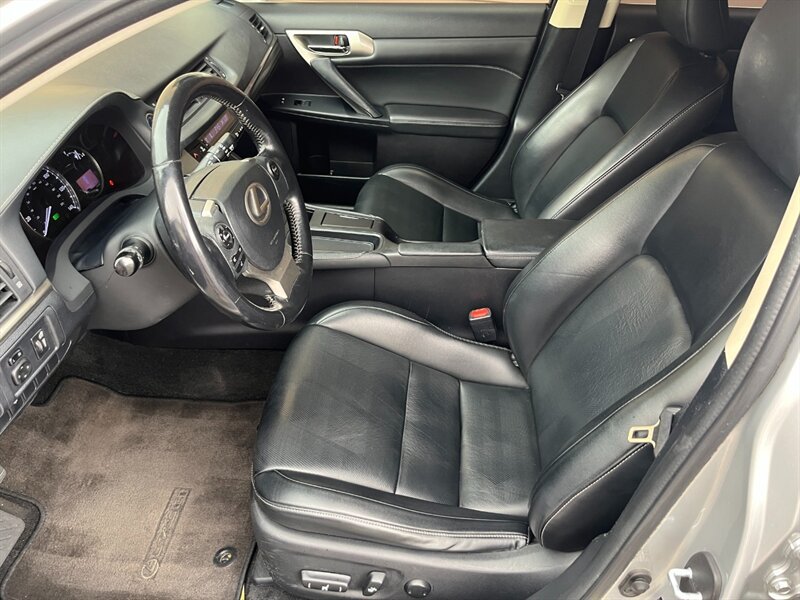Used 2016 Lexus CT 200h FWD image 9