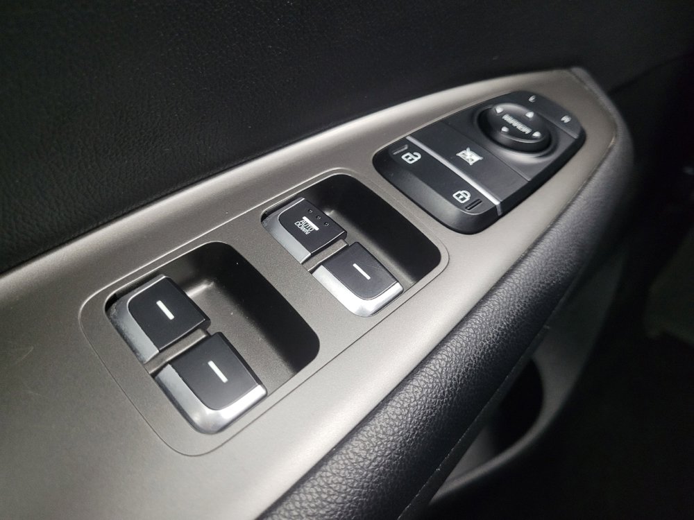 Used 2020 Kia Optima LX image 27