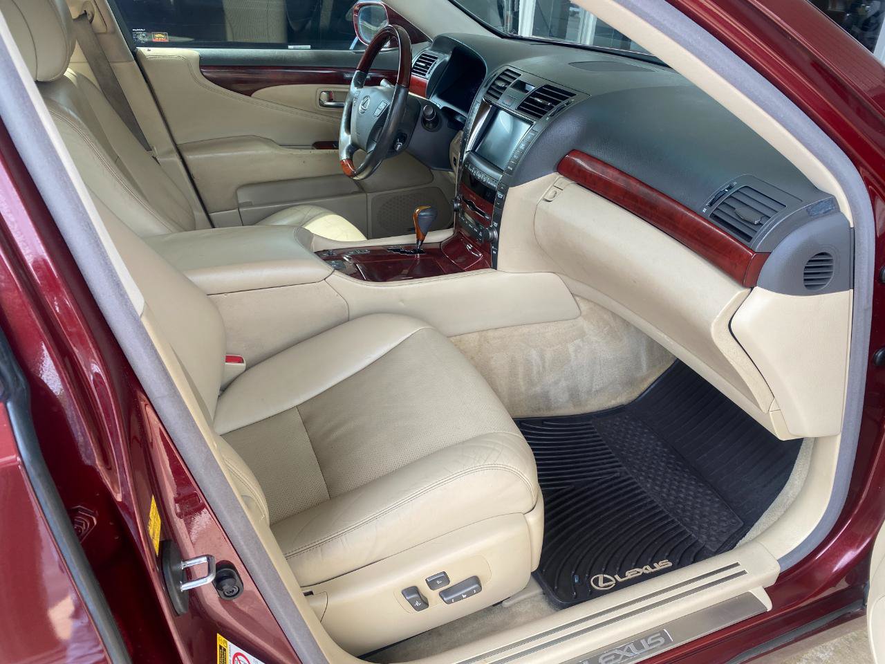 Used 2008 Lexus LS 460 RWD image 16