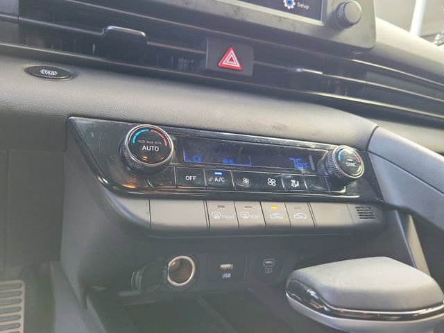 Used 2025 Hyundai Elantra Sport FWD image 21