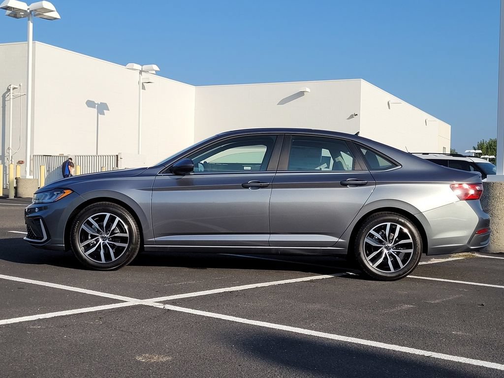 New 2026 Volkswagen Jetta SE FWD image 8