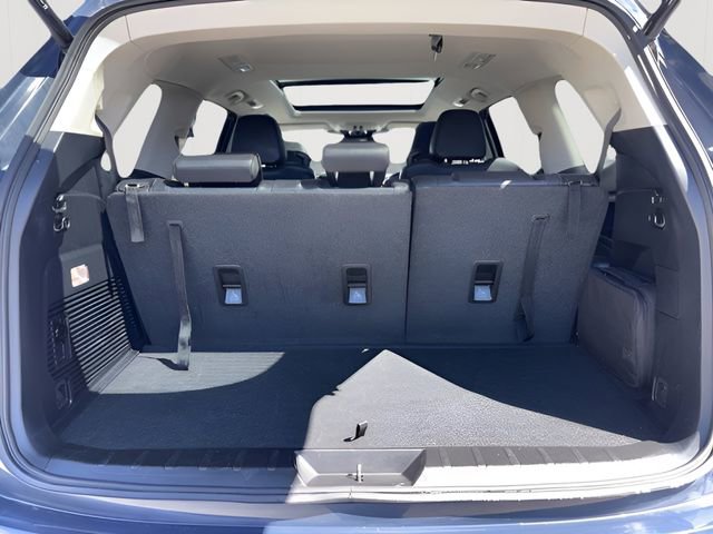 Used 2023 Subaru Ascent Limited w/ Technology Package image 11