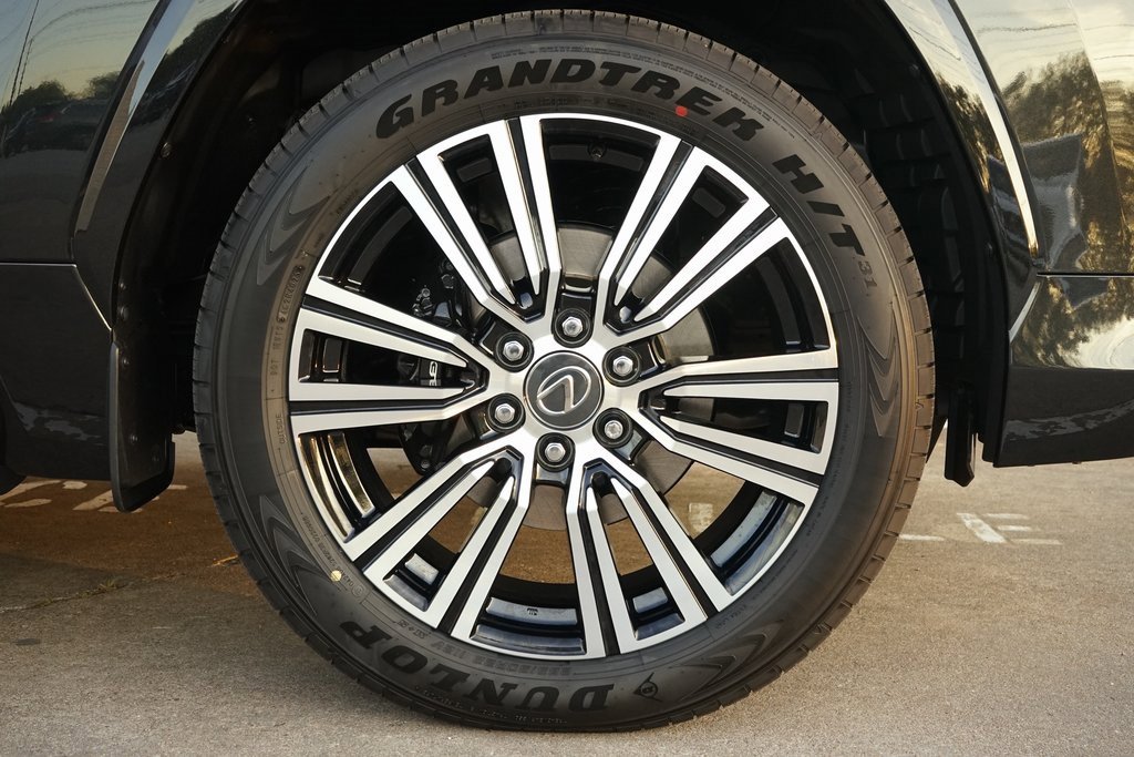 Used 2026 Lexus LX 600 4WD w/ Luxury Package image 39