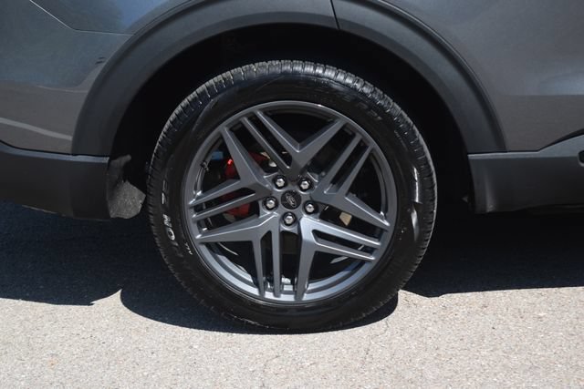 Used 2025 Ford Explorer ST-Line w/ ST-Line Street Pack AWD/4WD image 28