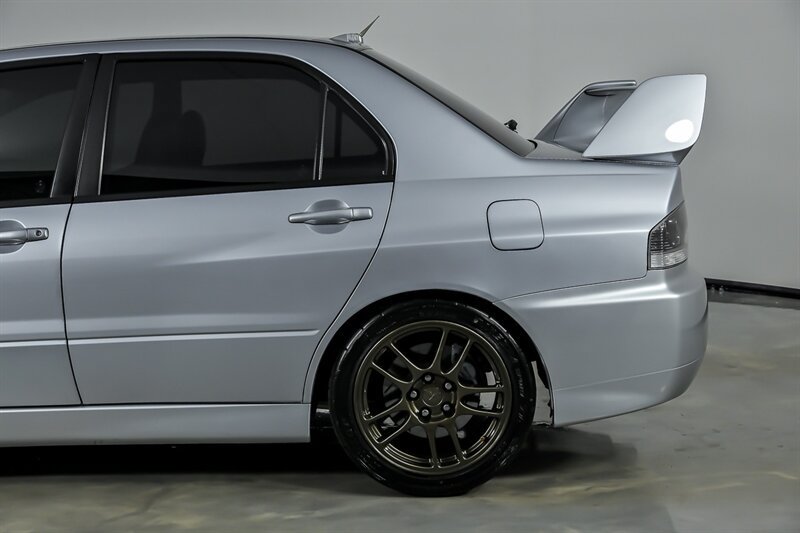 Used 2006 Mitsubishi Lancer Evolution IX AWD/4WD image 9