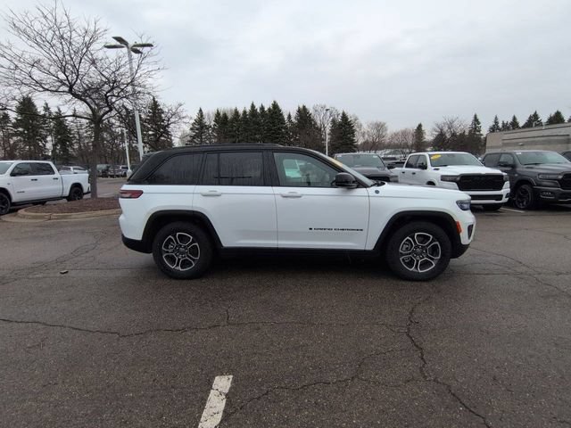 Used 2023 Jeep Grand Cherokee Trailhawk w/ Advanced Protech Group II AWD/4WD image 2