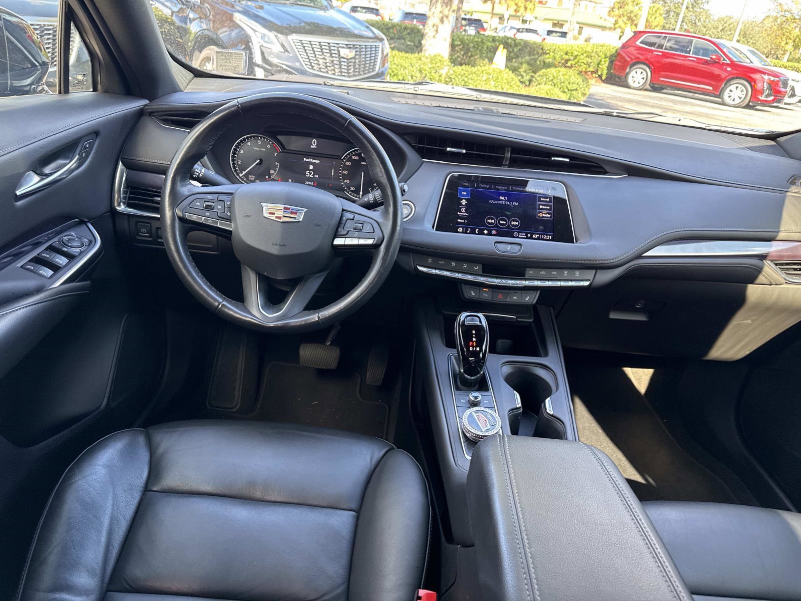 Used 2023 Cadillac XT4 Luxury w/ Cold Weather Package image 17