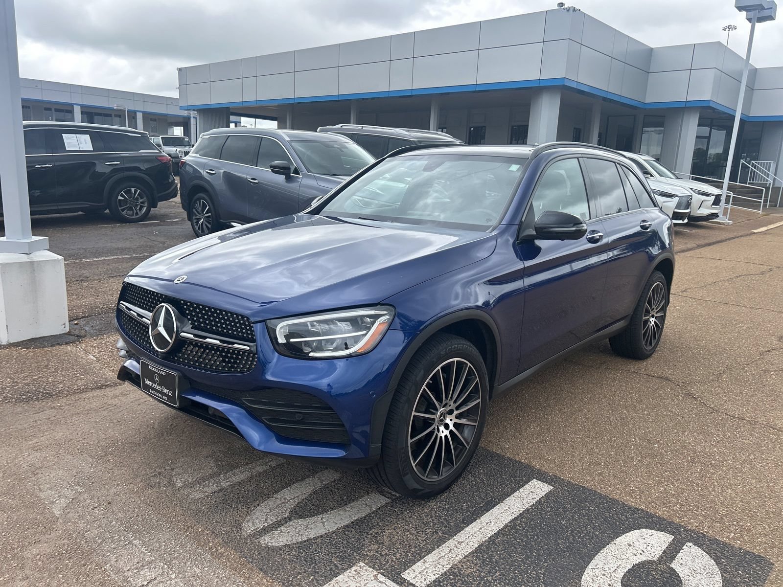 Used 2021 Mercedes-Benz GLC 300 image 3