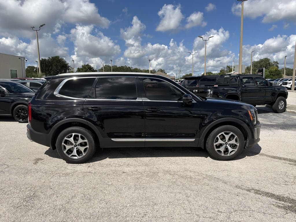 Used 2022 Kia Telluride EX FWD image 3