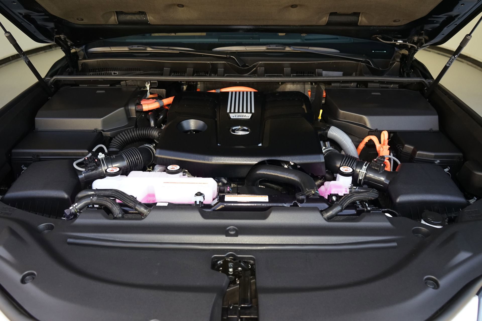 Used 2026 Lexus LX 700h Luxury w/ Accessory Package (Z1) image 36