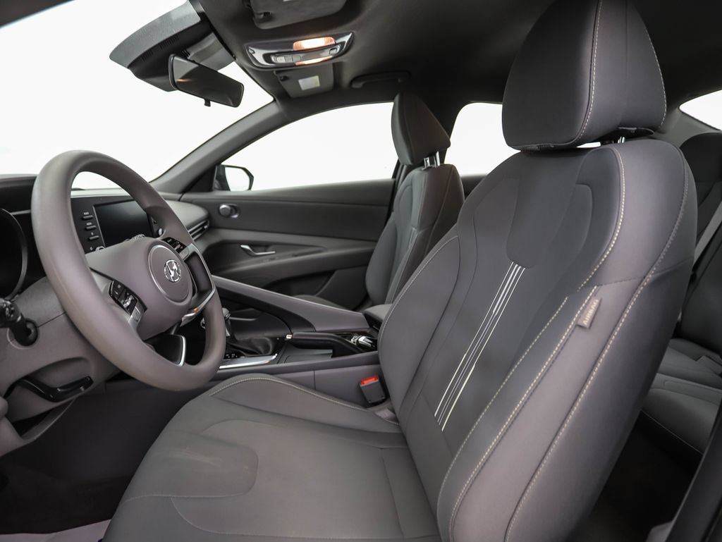 Used 2023 Hyundai Elantra SEL FWD image 11