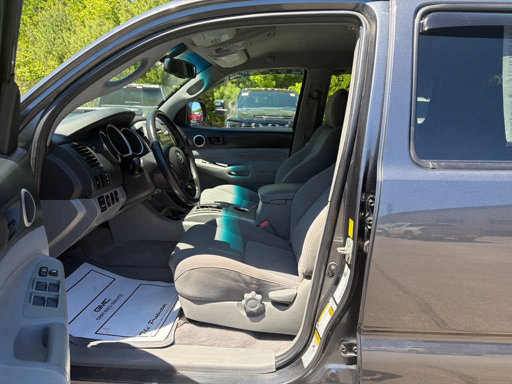 Used 2010 Toyota Tacoma 4x4 Double Cab image 9