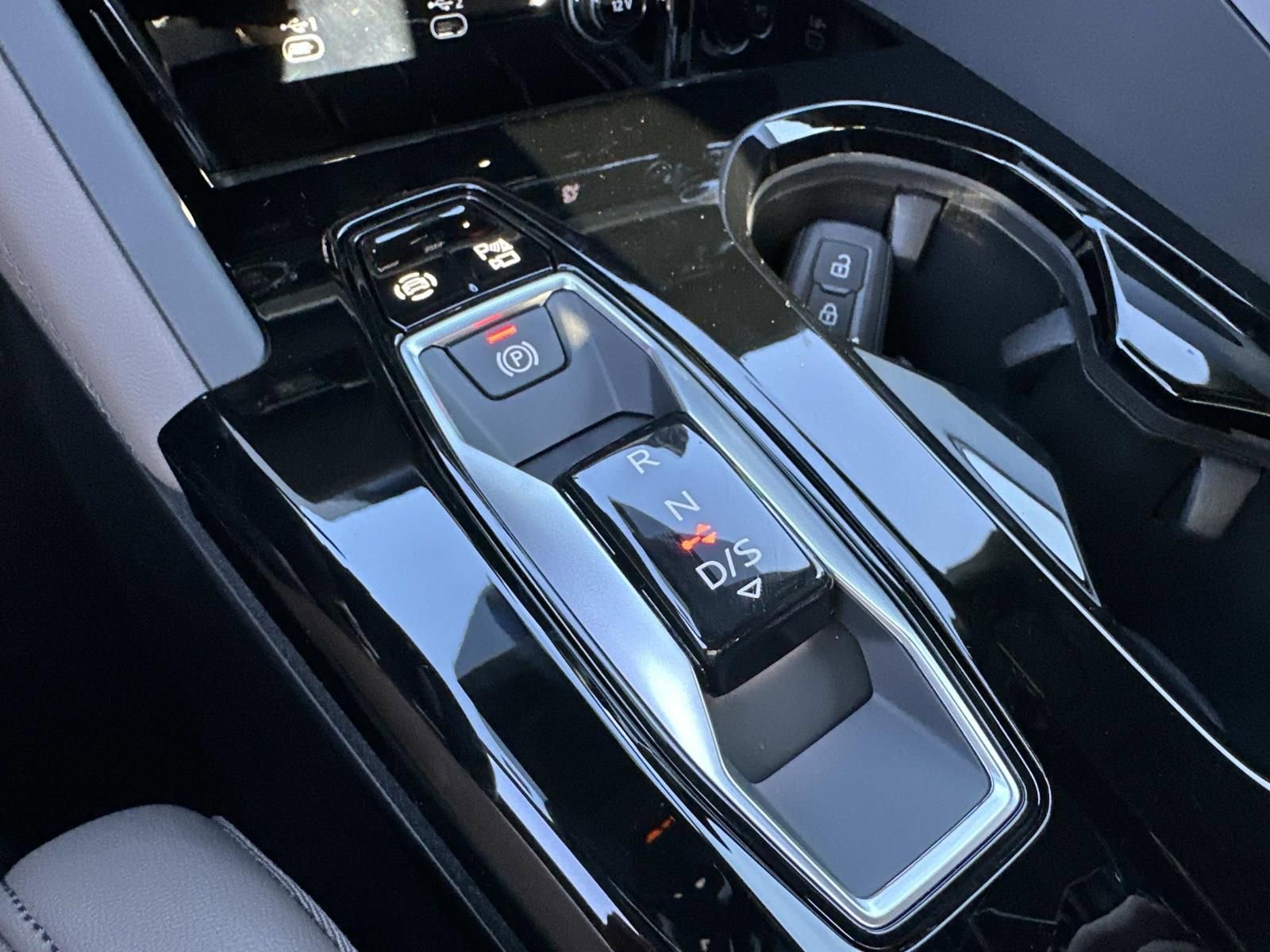 New 2025 Audi Q5 Premium Plus image 22