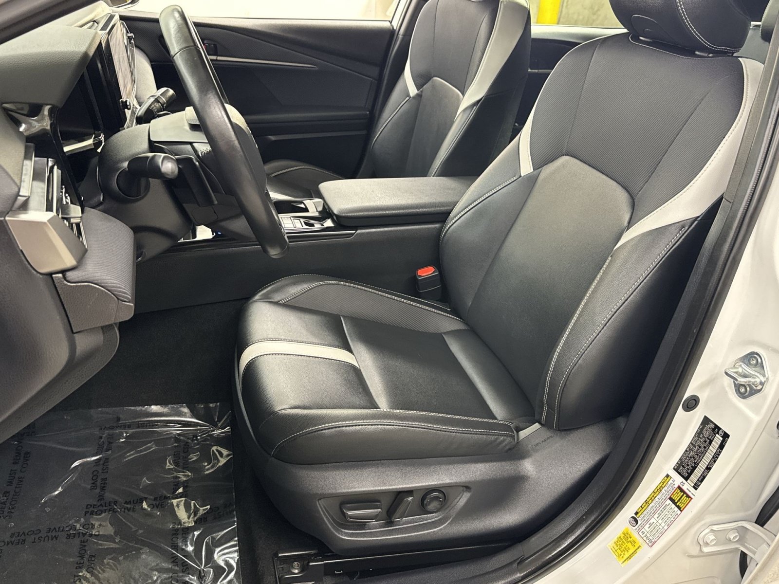 Used 2025 Toyota Camry SE w/ Convenience Package AWD/4WD image 24