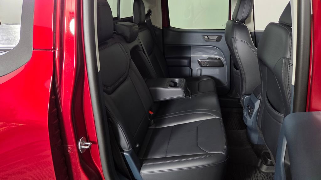 Used 2025 Ford Maverick Lariat w/ Black Appearance Package image 32