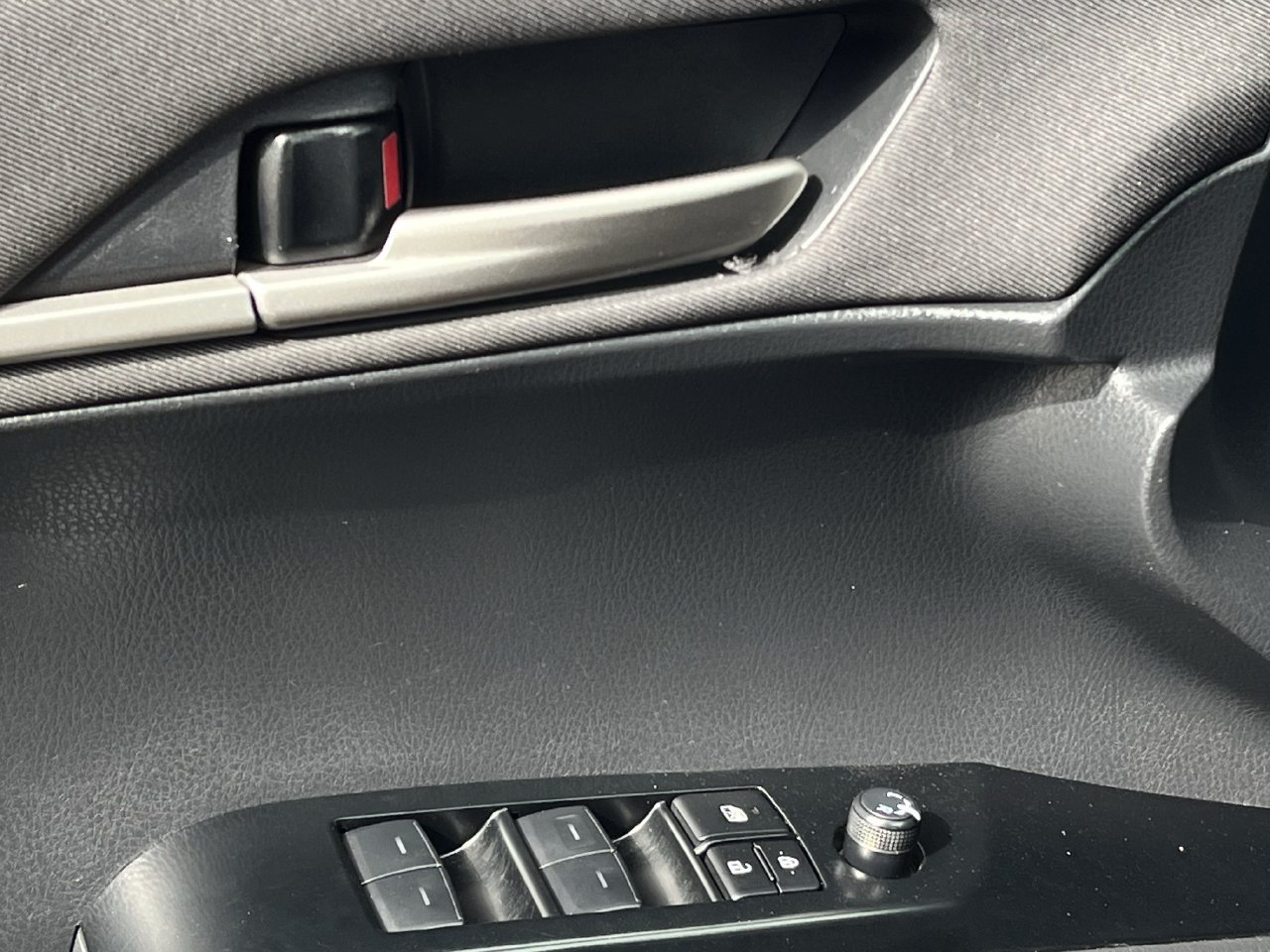 Used 2025 Toyota Camry LE FWD image 21