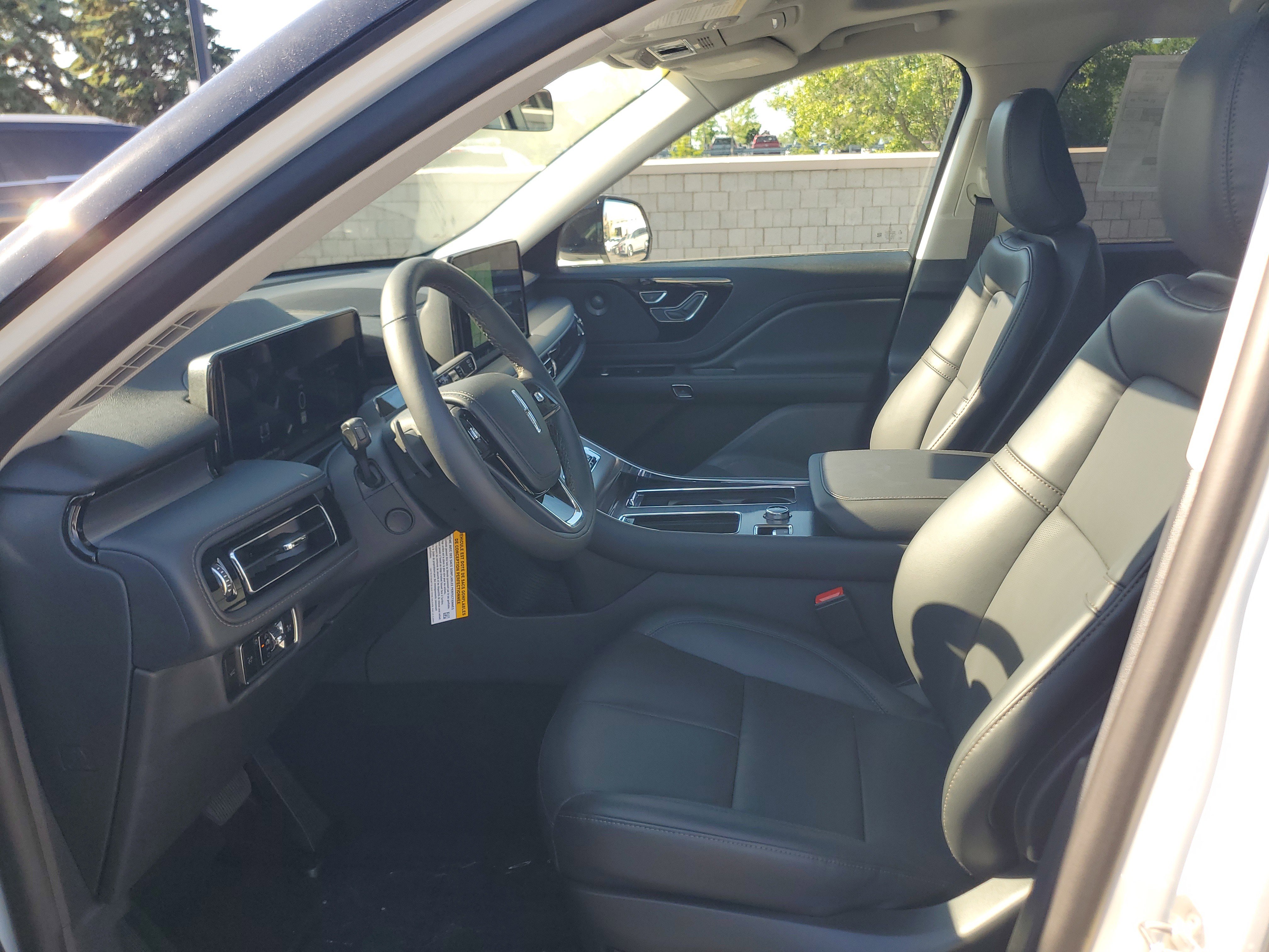 New 2026 Lincoln Aviator AWD image 11