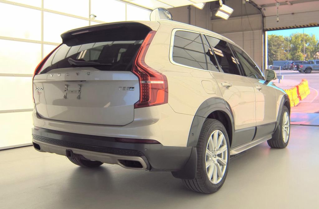 Used 2016 Volvo XC90 T8 Inscription w/ Vision Package AWD/4WD image 3