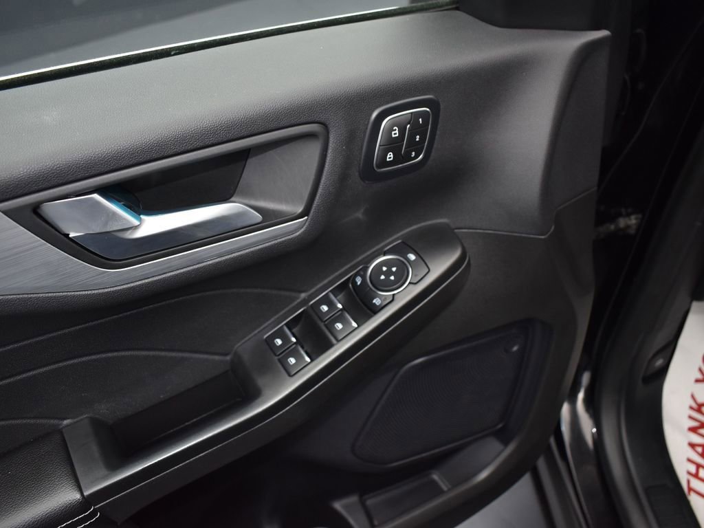 Used 2024 Ford Escape Platinum image 10