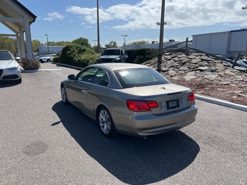 Used 2011 BMW 328i Convertible image 4