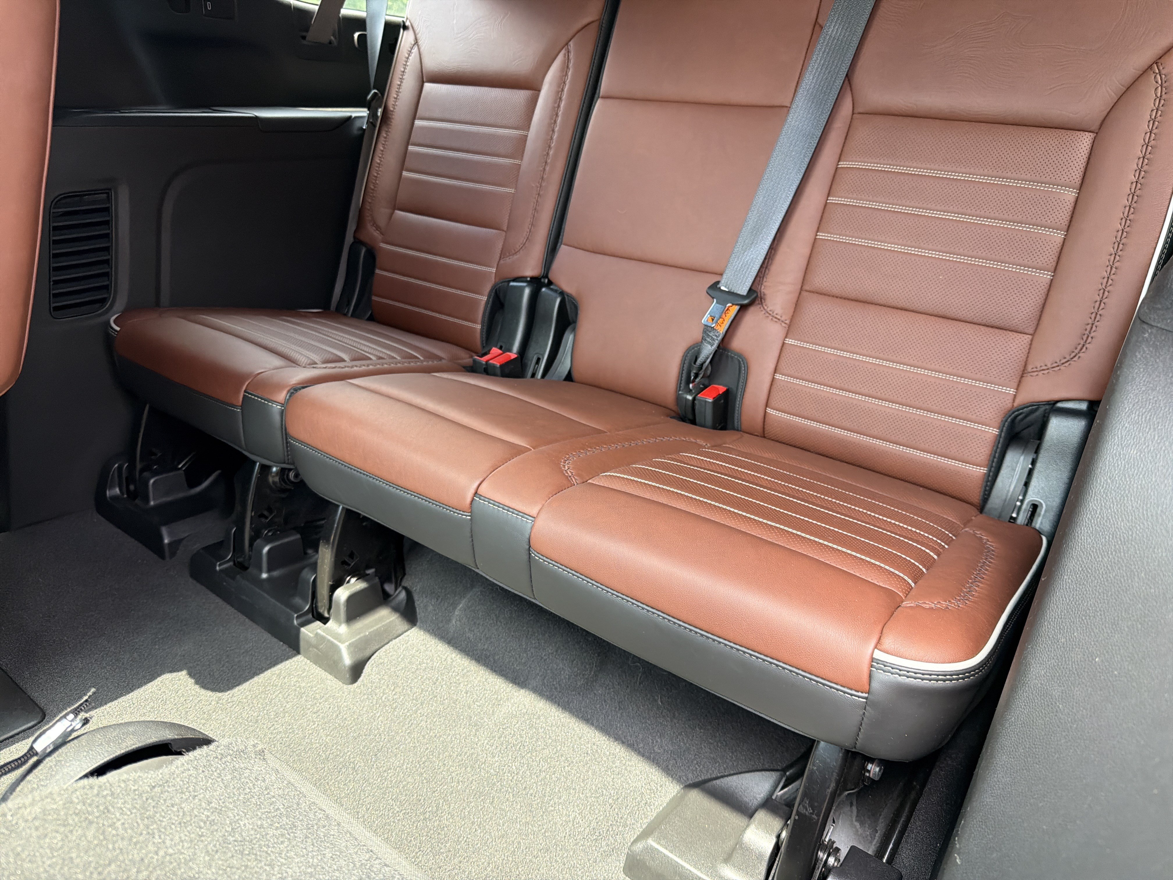 Used 2024 GMC Yukon XL Denali Ultimate AWD/4WD image 21