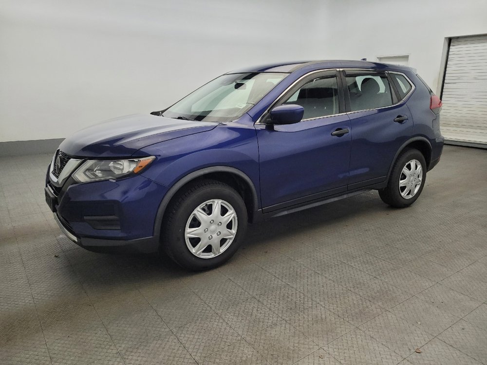 Used 2019 Nissan Rogue S image 2