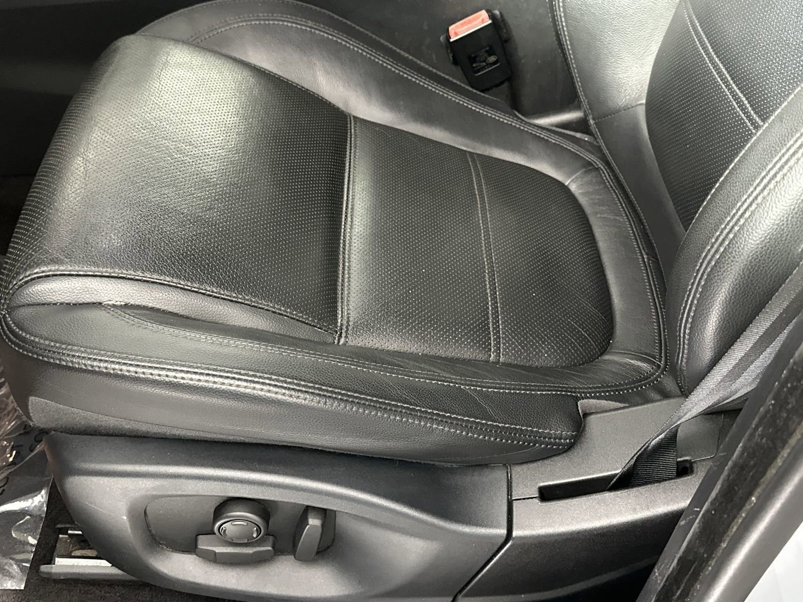 Used 2019 Jaguar E-PACE S image 12