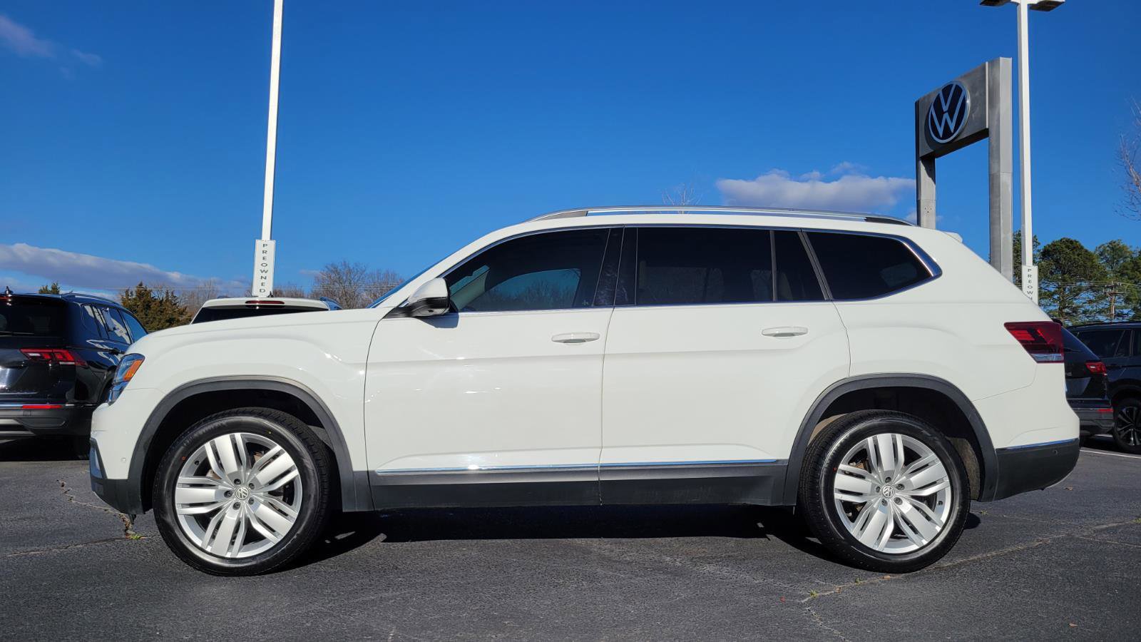 Used 2019 Volkswagen Atlas SEL Premium image 2