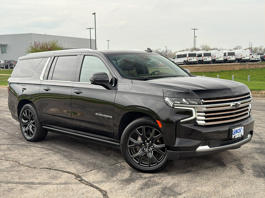 Used 2023 Chevrolet Suburban High Country AWD/4WD image 5