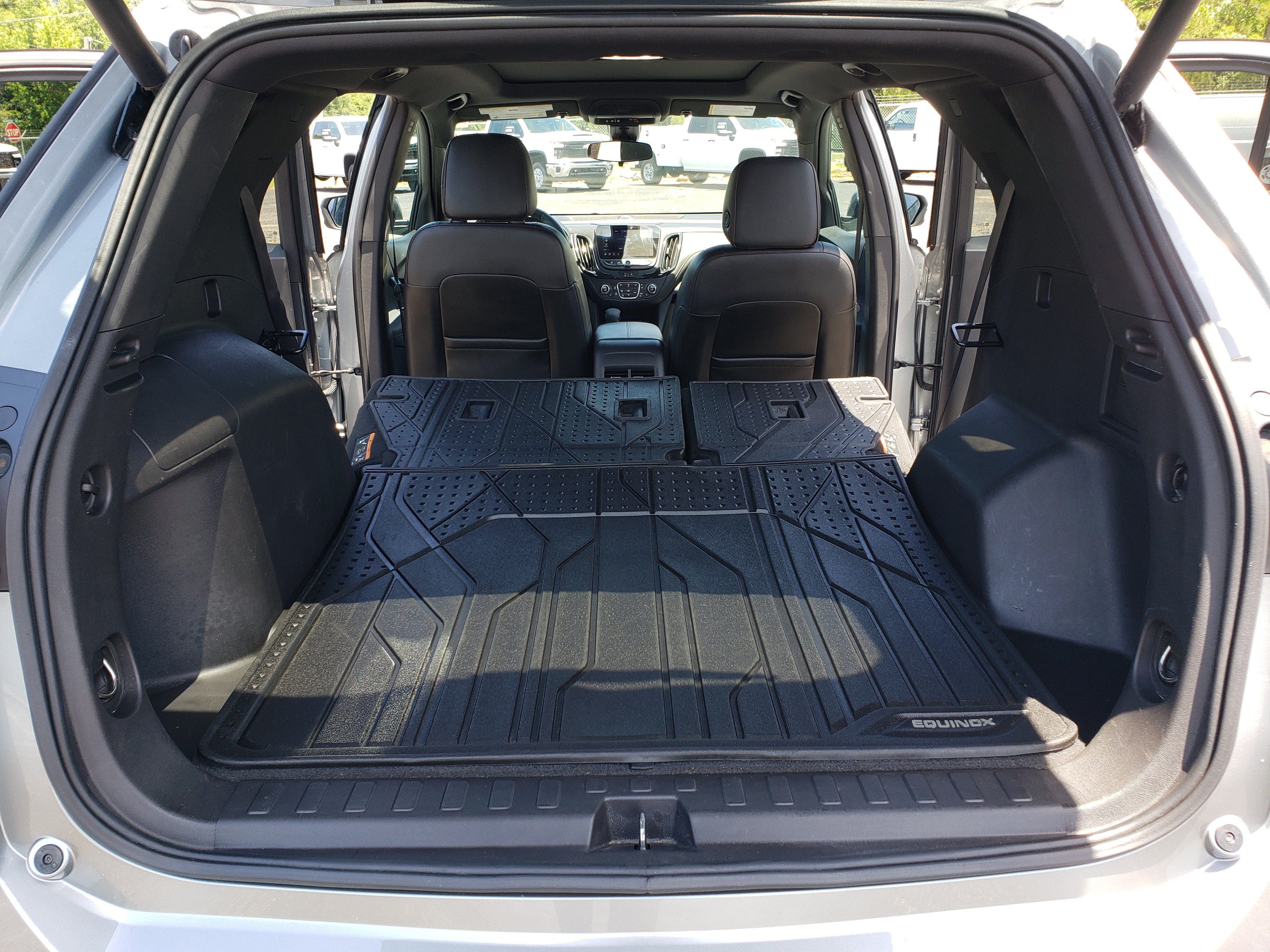 Used 2023 Chevrolet Equinox RS w/ RS Leather Package FWD image 12
