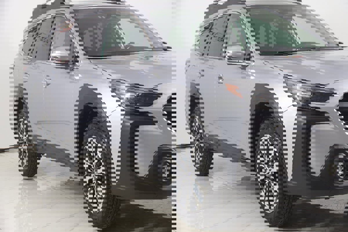 Used 2025 Subaru Outback Touring XT image 41