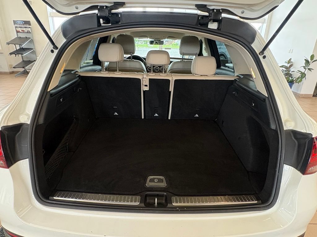 Used 2021 Mercedes-Benz GLC 300 4MATIC image 12