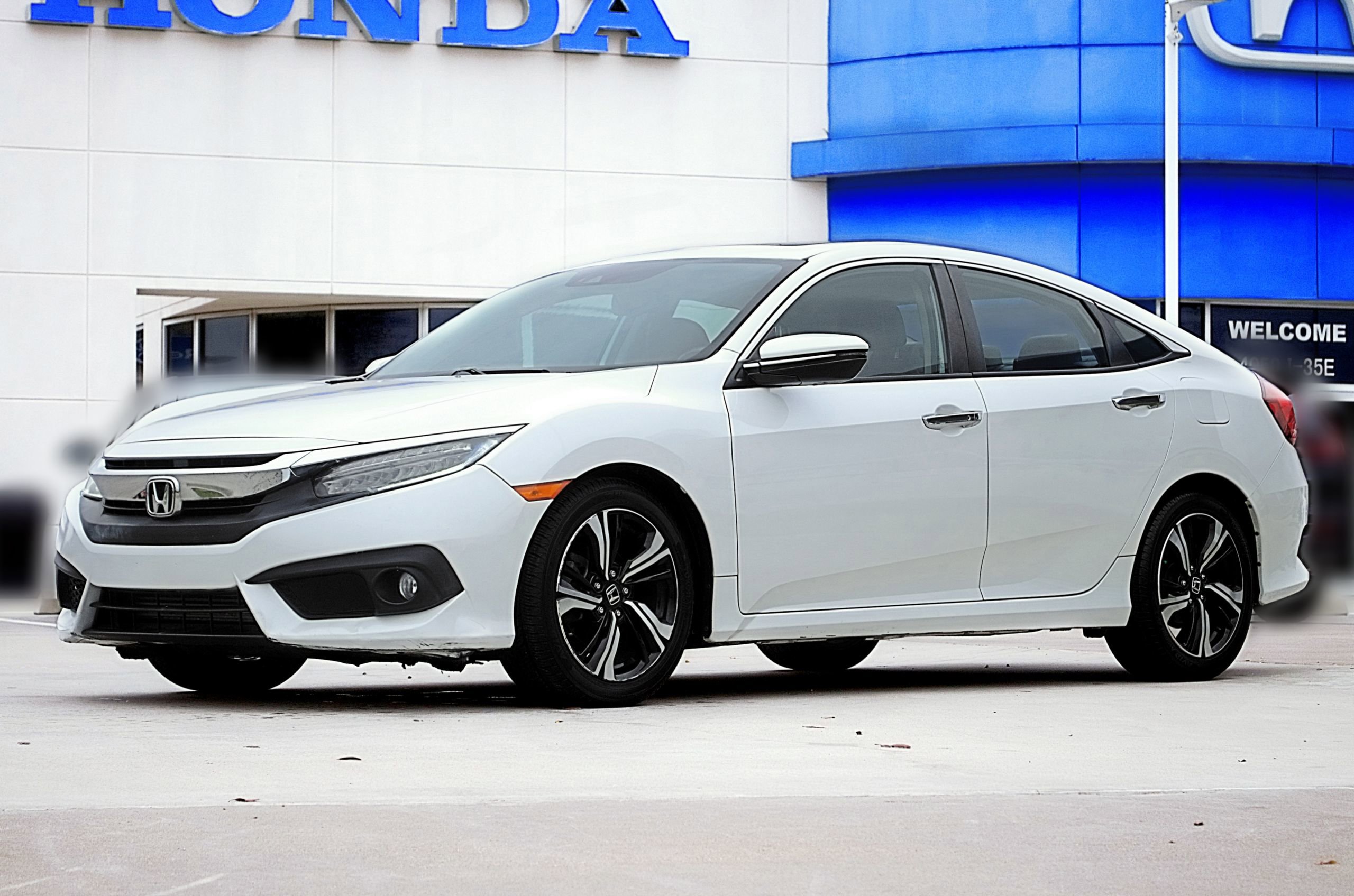 Used 2016 Honda Civic Touring image 1