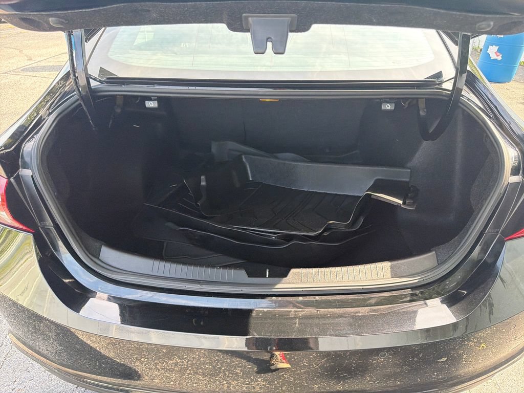 Used 2021 Chevrolet Malibu LT FWD image 27